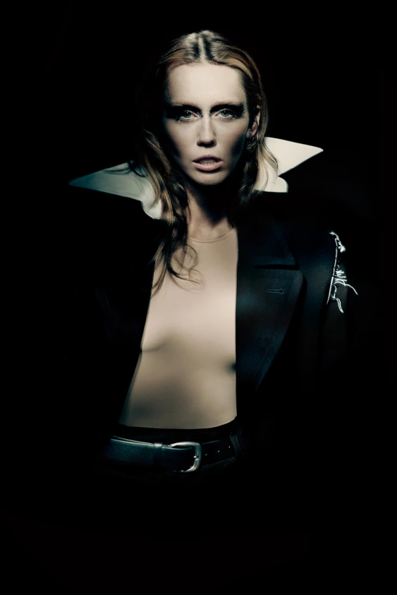 Maison Margiela’nın İlk Kampanya Yüzü Miley Cyrus’tan Givenchy’de Sarah Burton Dönemine Haftanın Moda Haberleri