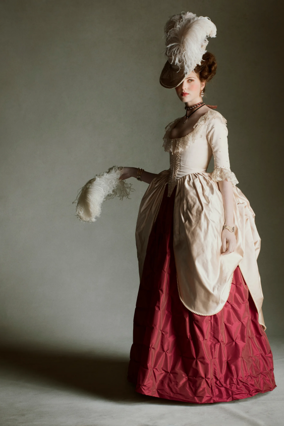 Marie Antoinette, Edward Scissorhands, Daisy Buchanan ve Daha Fazlası: Sinemanın En Ünlü Karakterleri, Modanın Önde Gelen Tasarımcıları Tarafından Yeniden Yorumlandı
