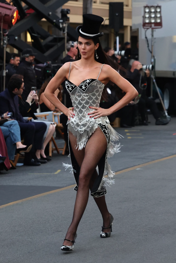 Kendall Jenner, 'Vogue World 2025: Hollywood’u “Moulin Rouge” Kostümüyle Açtı