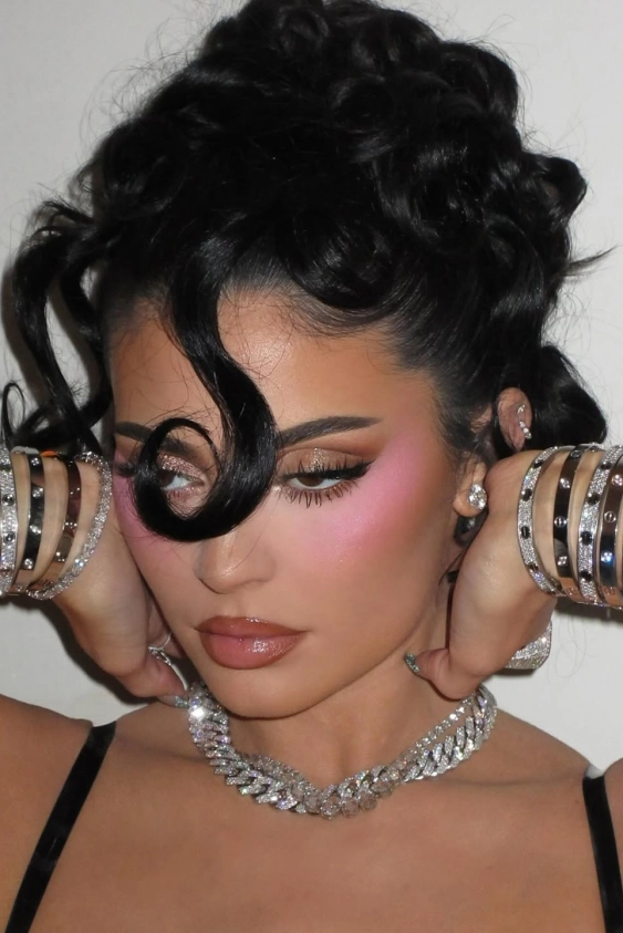 Porselen Bebek Etkisi: Under Eye Blush