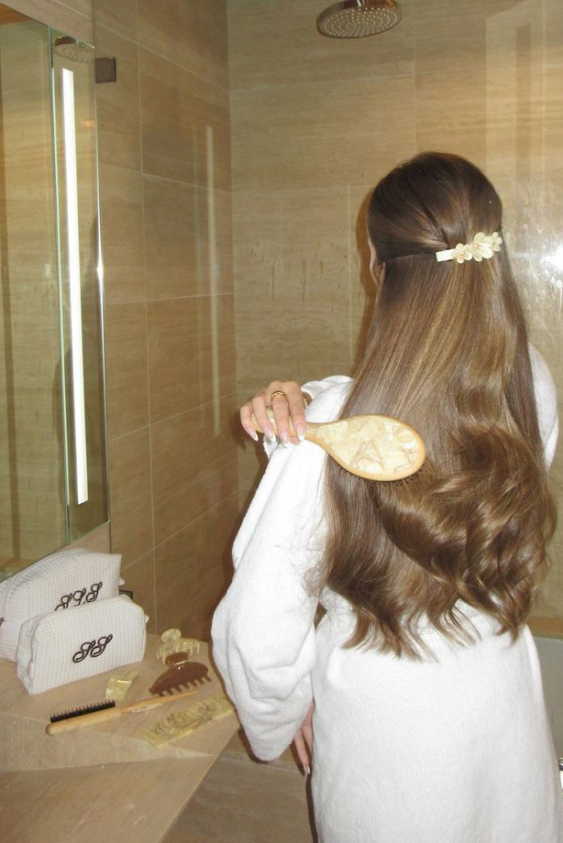 Parlak Saçlar İçin 4 Etkili Adım