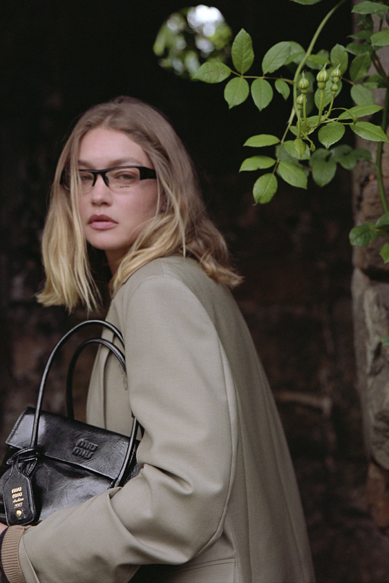 Gigi Hadid’in Miu Miu Kampanya Çekimlerinden Chanel’in 2026 Cruise Koleksiyonuna Haftanın Moda Haberleri