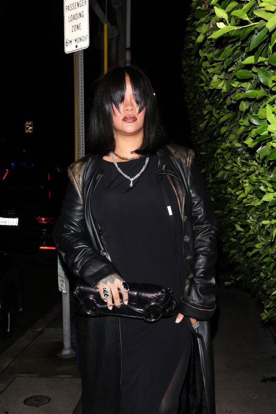 Rihanna ve A$AP Rocky’nin Uyumlu Dış Giyimleri, Sonbahar Stilini Biraz Daha Keskin Hale Getiriyor