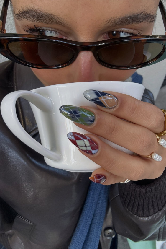 Kış Aylarının Favorisi: Preppy Manikür