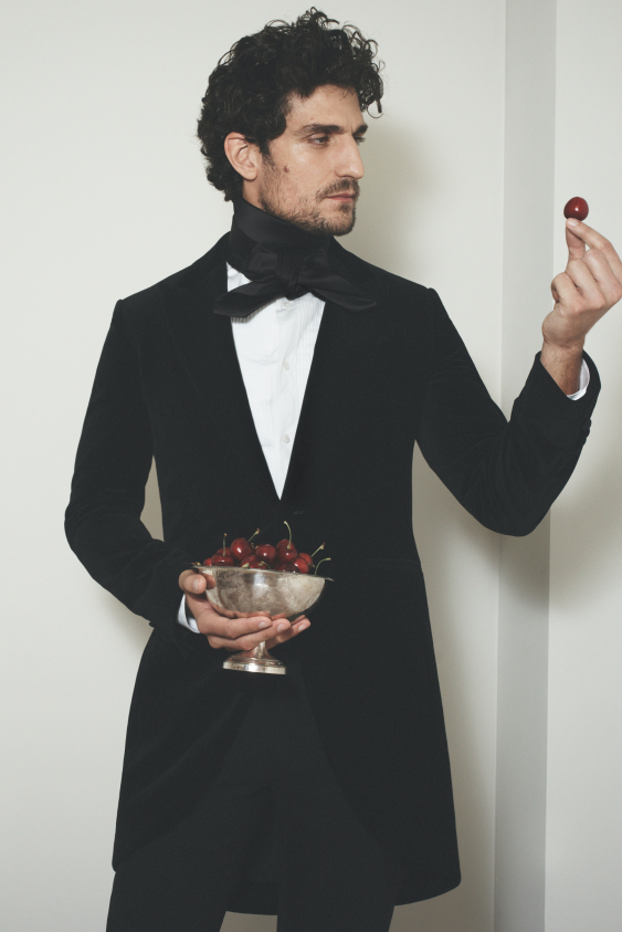 Jonathan Anderson’ın Dior’daki İlk Kampanyasından Dice Kayek’in Palais Galliera’da Sergilenen Tasarımına Haftanın Moda Haberleri