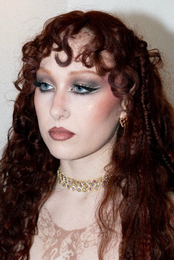 2026 Grammy Ödülleri: Kamera Arkasından Güzellik Takibi