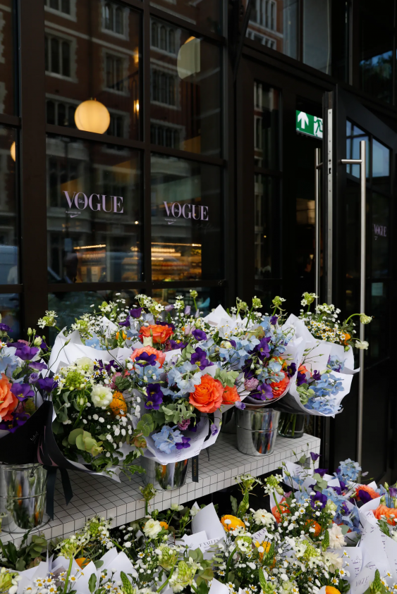Moda Haftalarının Vazgeçilmez Mola Noktası: Vogue Café