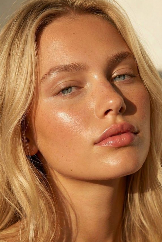 Kuşburnu Yağının Cilt ve Saç İçin Tüm Faydaları