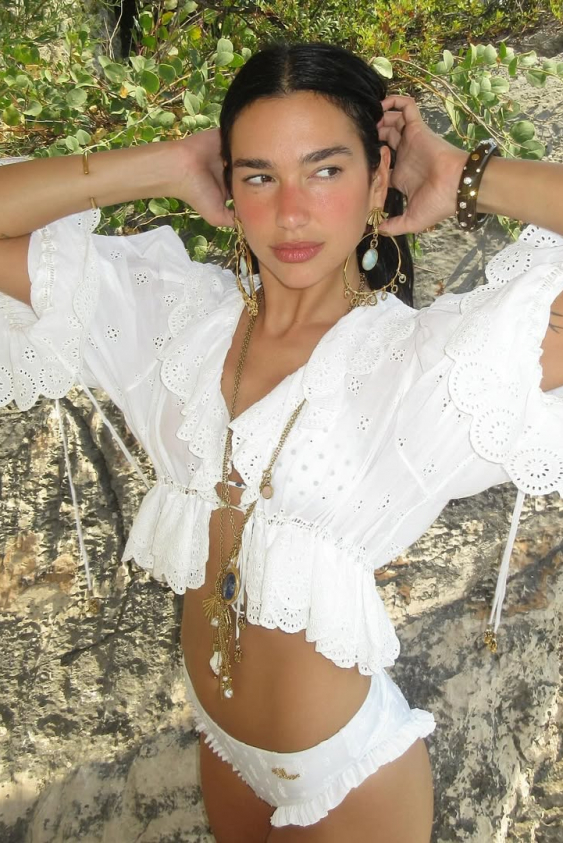 2026 Kolye Trendleri: Minimalden Maksimale Aksesuarın Yeni Stil Dili