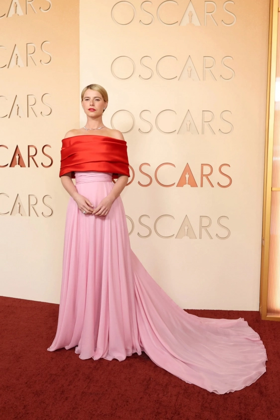 Jessie Buckley 2026 Oscar Ödülleri İçin Chanel’i Seçti