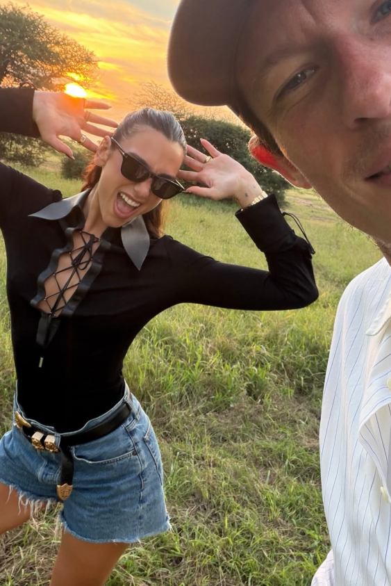 Dua Lipa ve Callum Turner’ın Son Derece Şık Safari Kaçamağı