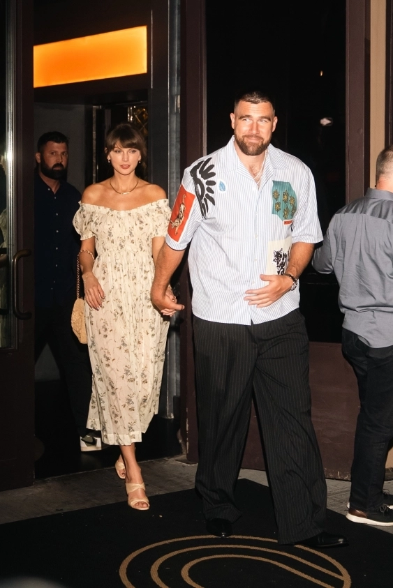 Taylor Swift ve Travis Kelce Çiftinin Uyumlu İlkbahar Stili