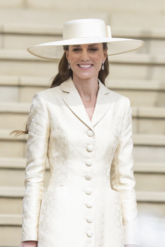 Kate Middleton, Özel Tasarım Patrick McDowell ile Britanya Zanaatkarlığını Selamladı