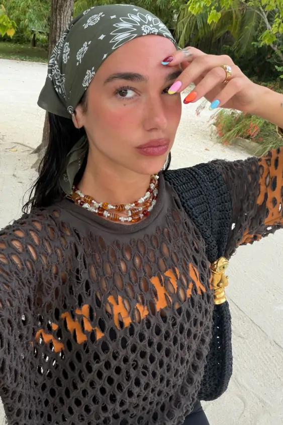 Dua Lipa'nın Sonsuz Yaz Manikürü
