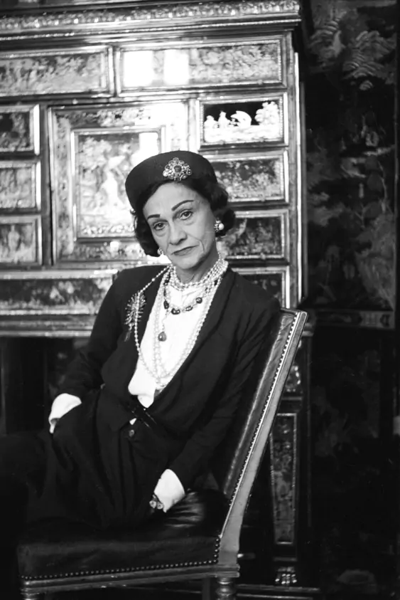 Coco Chanel’in Favori Pantolonu Bu Sonbahar Yeniden Moda Coco Chanel’in Favori Pantolonu Bu Sonbahar Yeniden Moda
