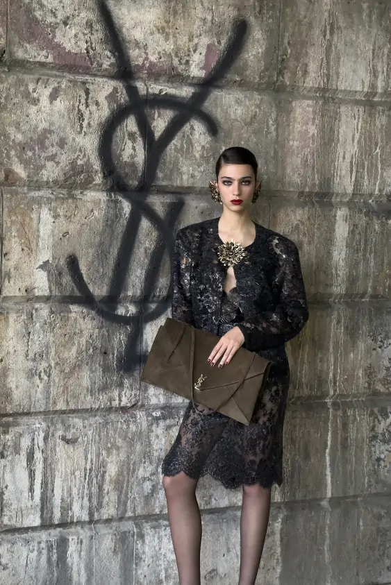 Saint Laurent’in 2026 Kış Kampanyasından Dior’un 2028 Cruise Defilesinin Detaylarına Haftanın Moda Haberleri