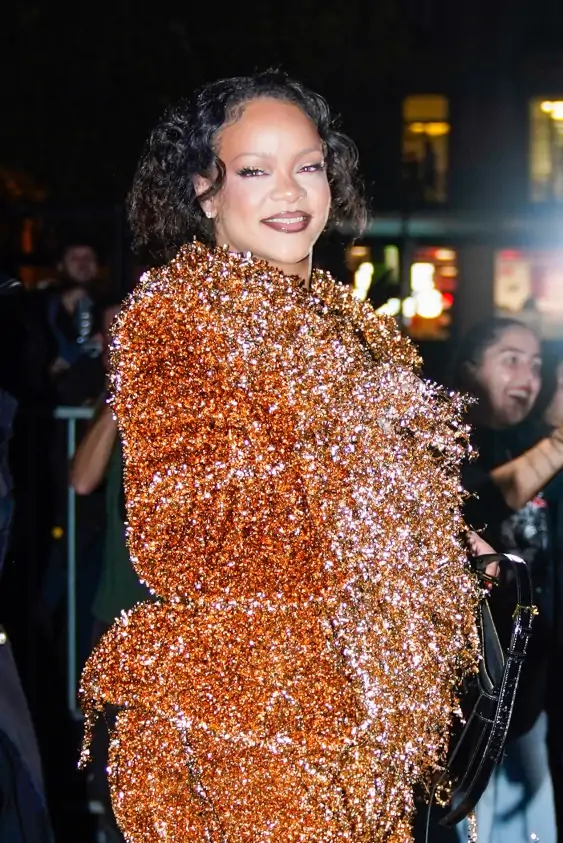 Rihanna Paris Moda Haftası’nı İddialı Bir Görünümlе Başlattı