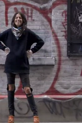 Man Repeller: Oversized Kazak Giymenin Tek Yolu