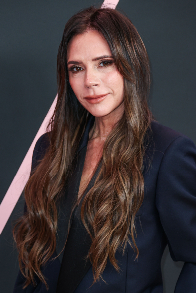 Victoria Beckham ve 90'ların Dumanlı Göz Makyajı