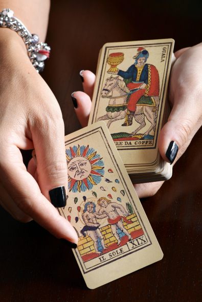 Tarot Falı Nedir ve Nasıl Bakılır?