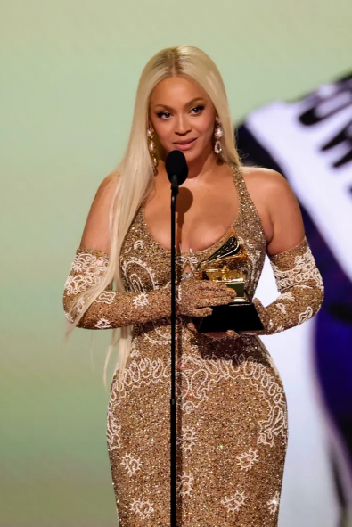 Beyoncé 2025 Grammy Ödülleri’ne Western Modasını Getirdi ve En İyi Albüm Ödülünü Kazandı