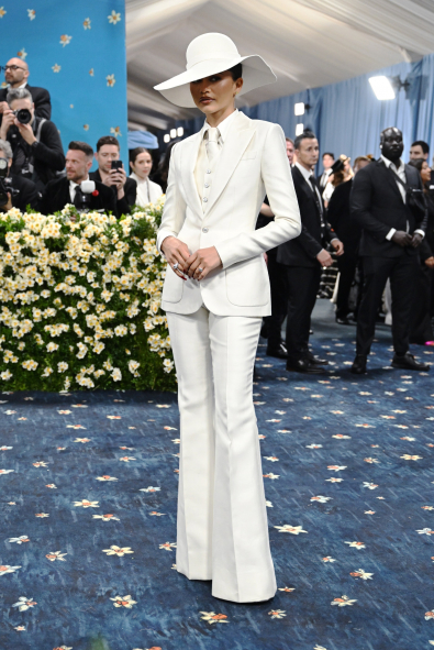 Zendaya 2025 Met Gala’da Gecenin En Şık Zoot Takımlarından Birine Sahipti