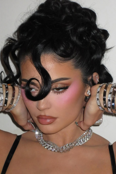 Porselen Bebek Etkisi: Under Eye Blush