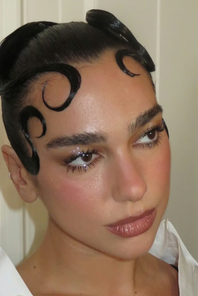 Parti Sezonuna Özel Holografik Göz Makyajı