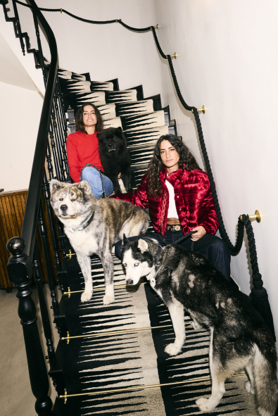 Vogue Türkiye 15. Yıl Özel: Raisa & Vanessa Sason