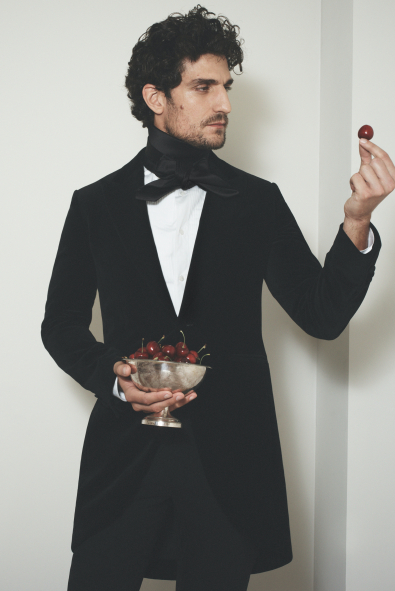 Jonathan Anderson’ın Dior’daki İlk Kampanyasından Dice Kayek’in Palais Galliera’da Sergilenen Tasarımına Haftanın Moda Haberleri