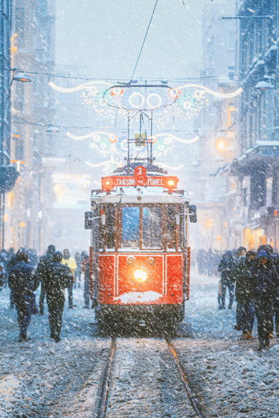 Fırat Şenol: “Şaşırmak en güzel hazlardan biridir ve Beyoğlu da fazlasıyla şaşırtıcıdır.”