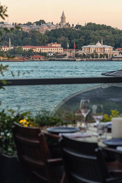 İstanbul’da Romantik Akşam Yemekleri İçin En İyi Restoranlar