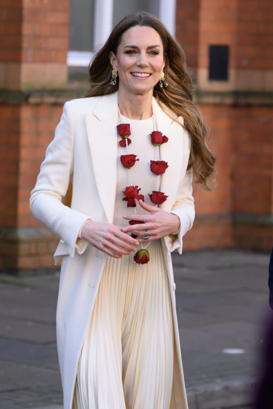 Galler Prensesi Kate Middleton’a Verilen Gül Çelenginin Anlamı