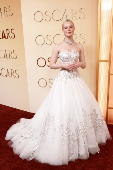 Elle Fanning, 2026 Oscar Ödülleri’nde Çocukluk Evini Modayla Anımsadı