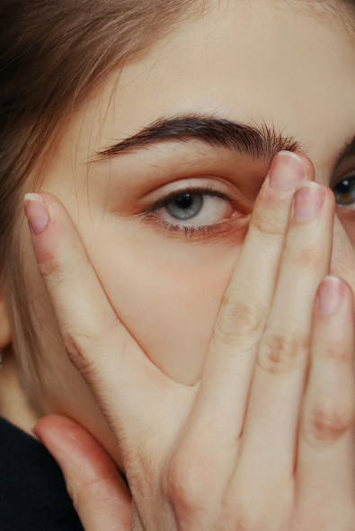 Zamanda Geriye: Göz Çevresi İçin En İyi 10 Retinoid Bakımı