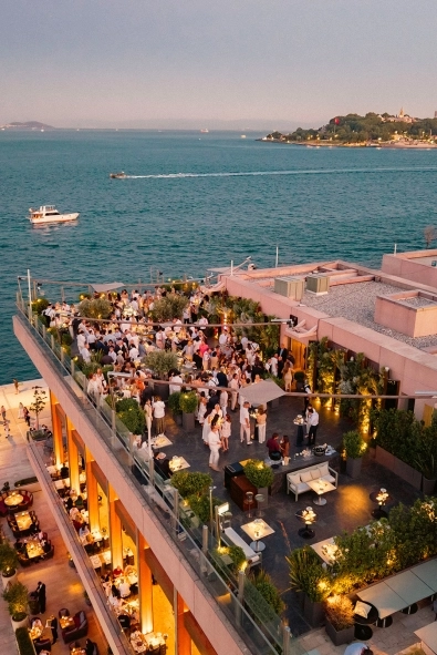 İstanbul’da Yazın Adresi Olan Teras ve Bahçeler
