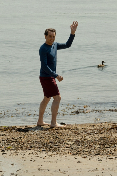 “Widow’s Bay” Yorumu: Matthew Rhys’in Taşıdığı Tuhaf Bir Korku-Komedi