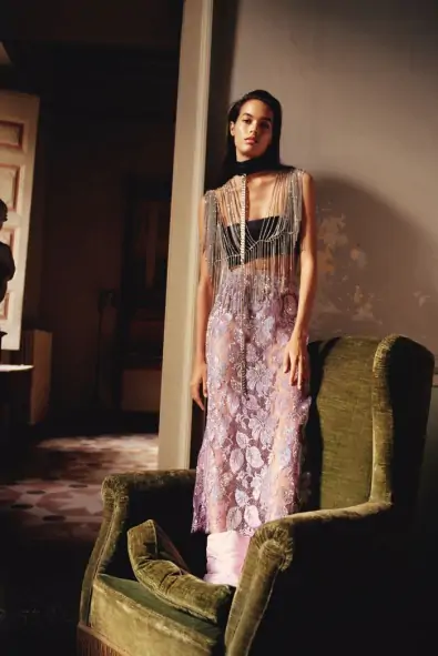 2026-27 Sonbahar/Kış Modasında Haute Couture ve Hazır Giyim Buluşması