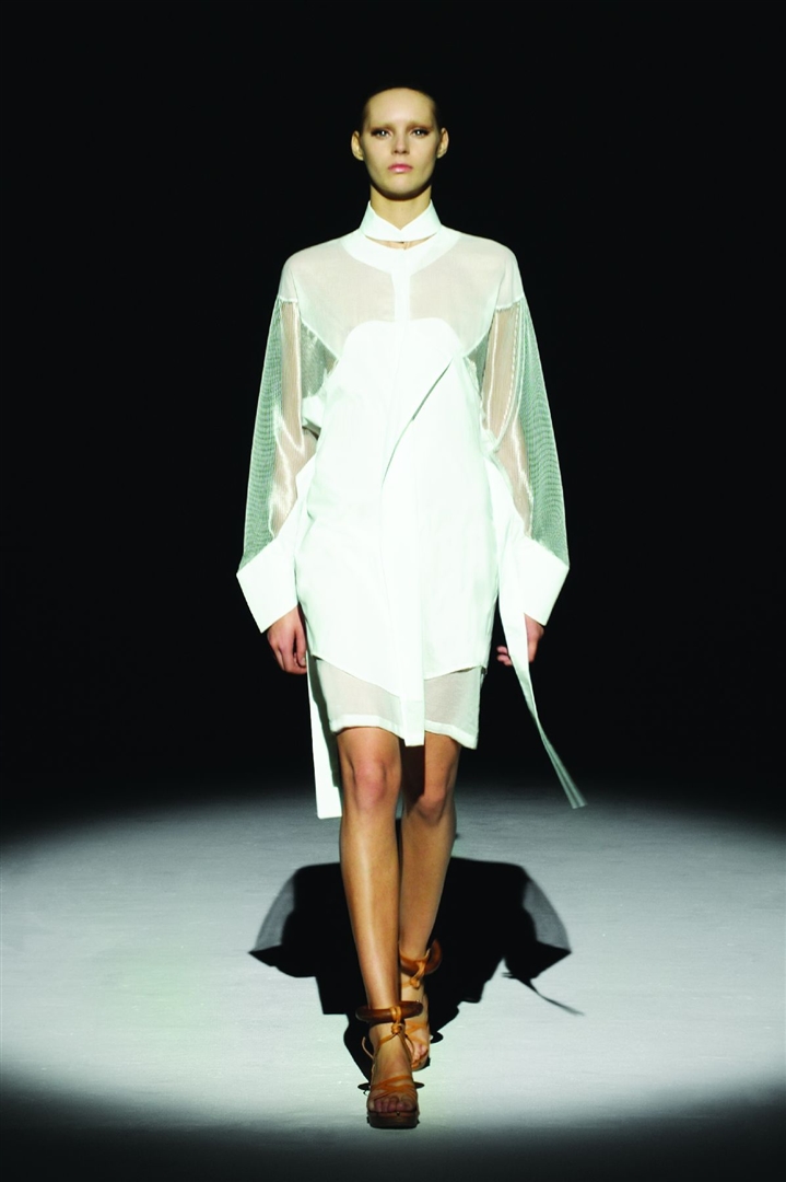 Hussein Chalayan 2011 İlkbahar/Yaz