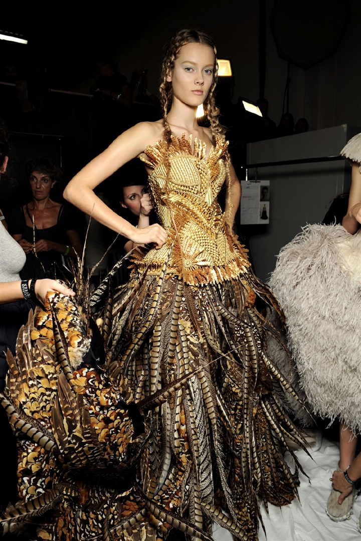 Alexander McQueen 2011 İlkbahar/Yaz Çekim Arkası