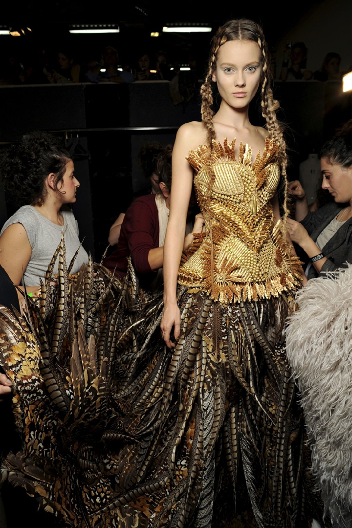 Alexander McQueen 2011 İlkbahar/Yaz Çekim Arkası