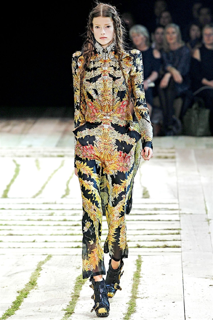 Alexander McQueen 2011 İlkbahar/Yaz