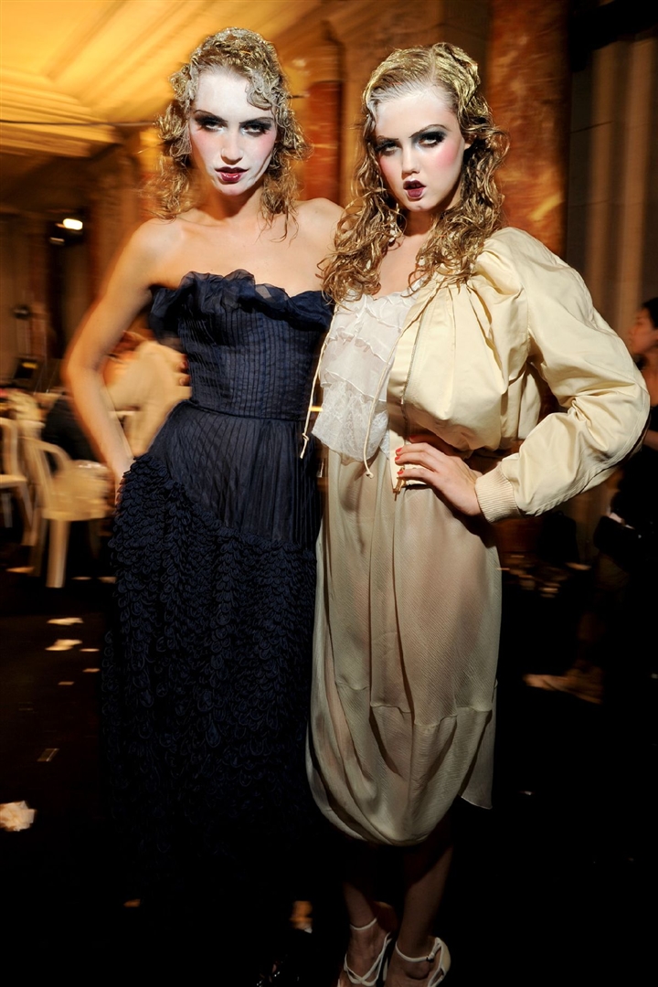 John Galliano 2011 İlkbahar/Yaz Çekim Arkası