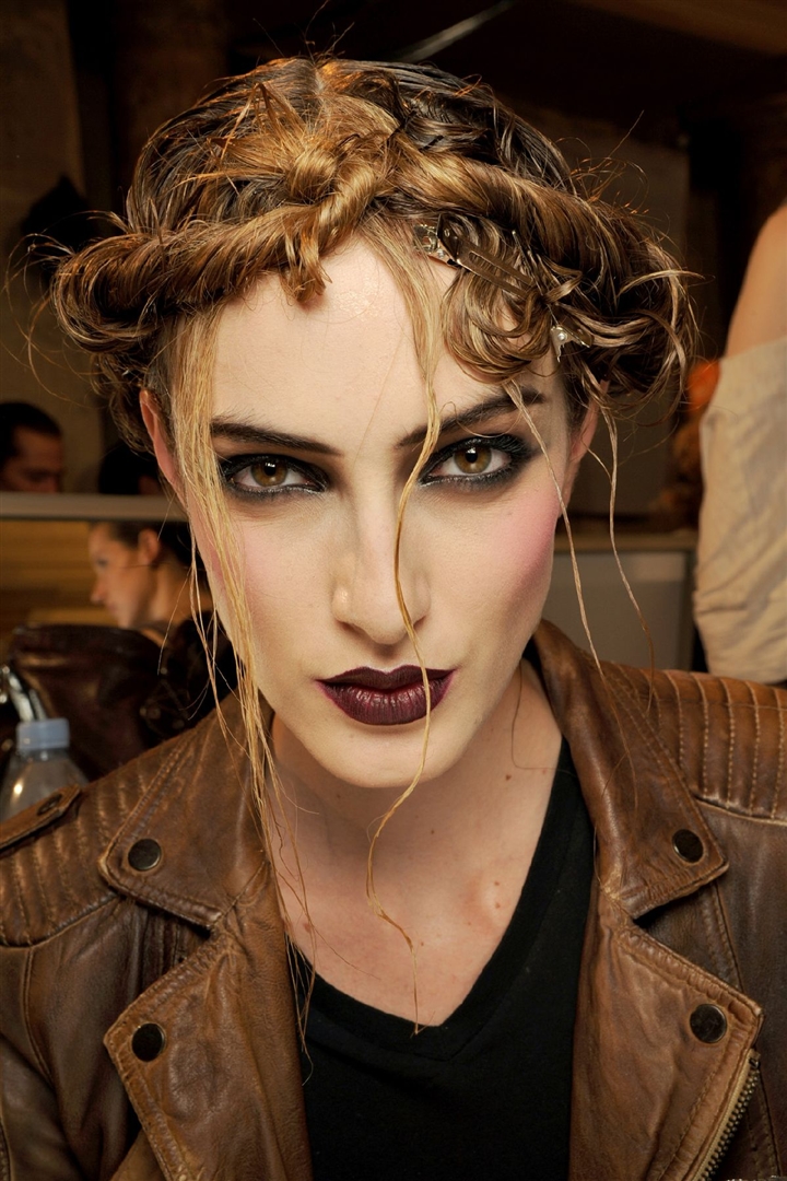 John Galliano 2011 İlkbahar/Yaz Güzellik