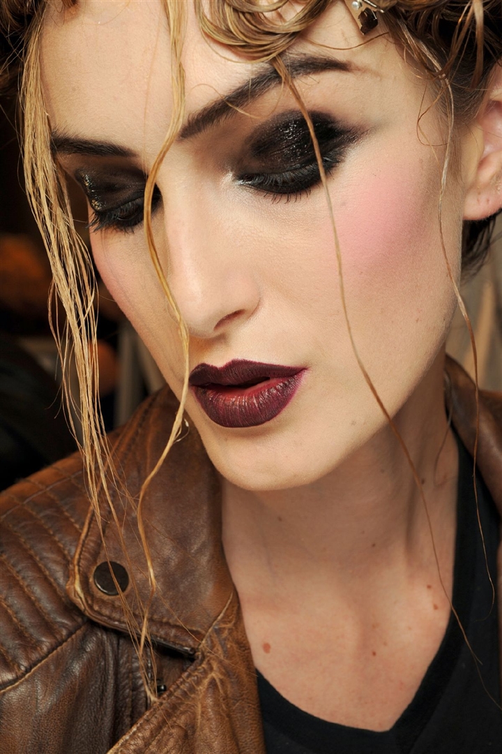 John Galliano 2011 İlkbahar/Yaz Güzellik