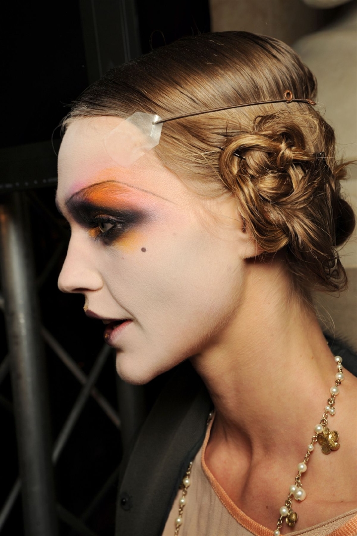 John Galliano 2011 İlkbahar/Yaz Güzellik