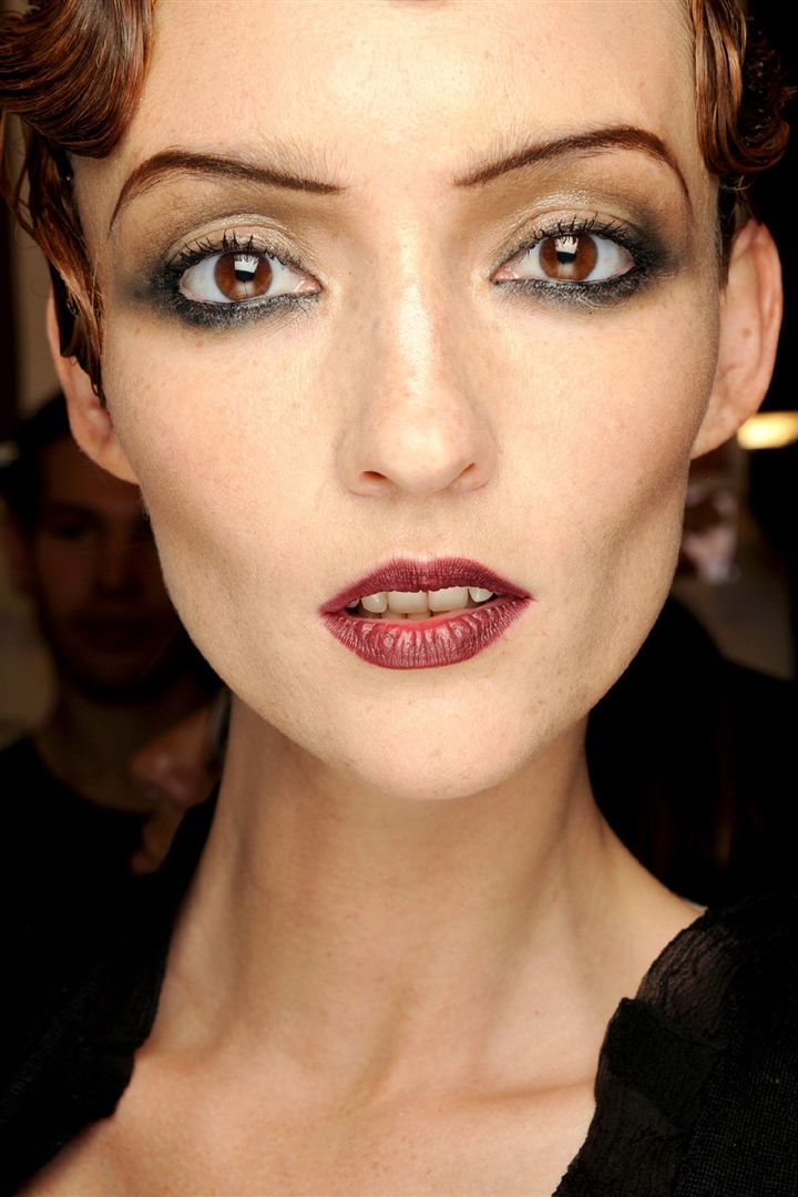 John Galliano 2011 İlkbahar/Yaz Güzellik