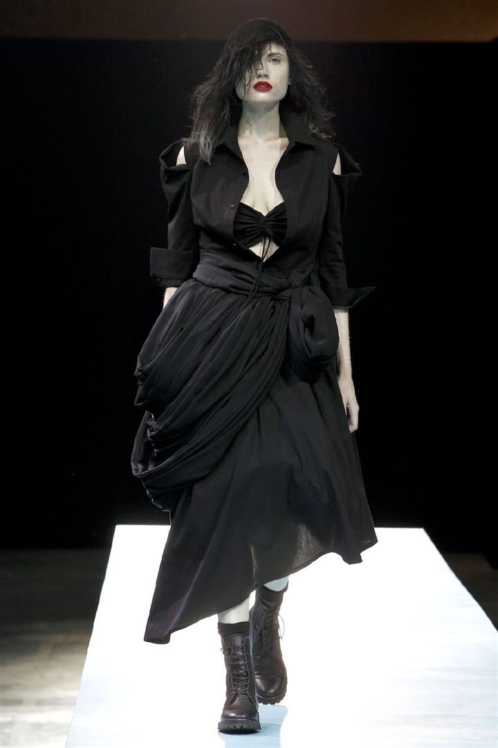 Yohji Yamamoto 2011 İlkbahar/Yaz