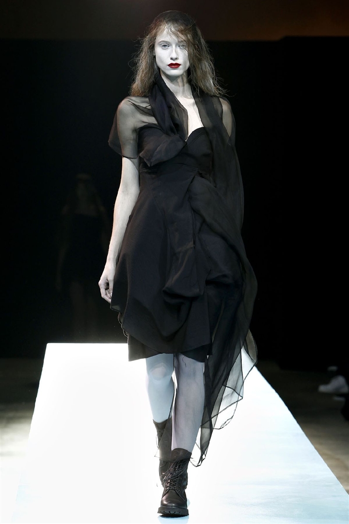 Yohji Yamamoto 2011 İlkbahar/Yaz