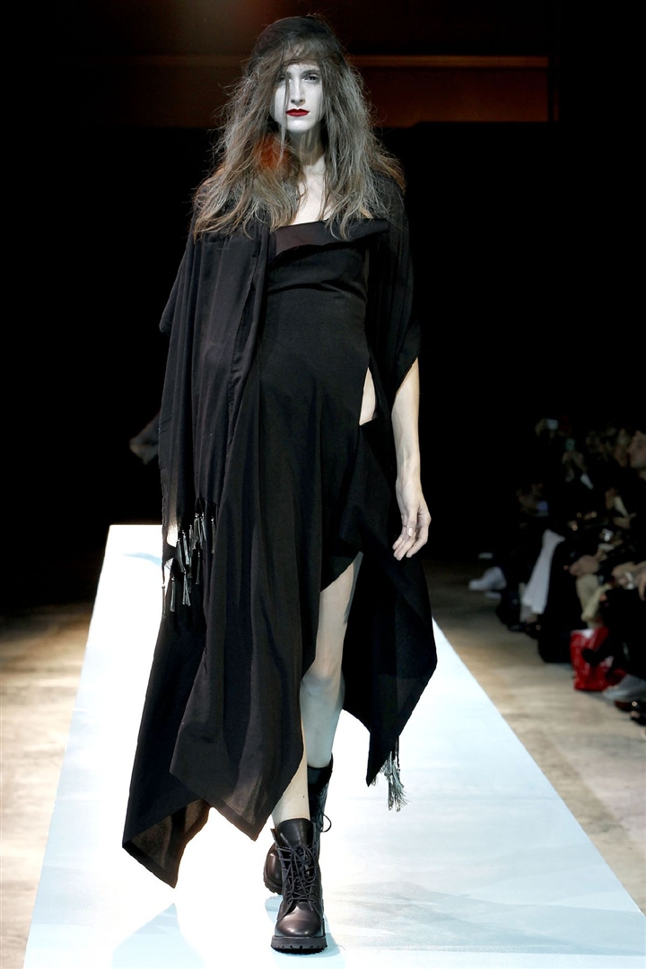 Yohji Yamamoto 2011 İlkbahar/Yaz